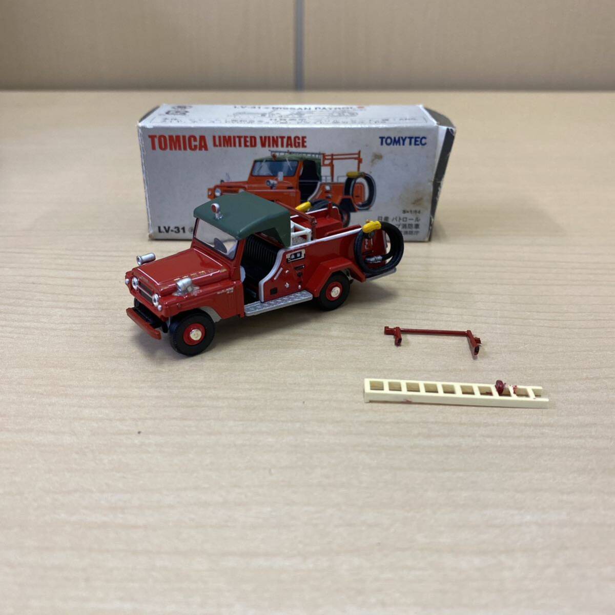 [TS0421(87)] Tomica Limited Vintage Nissan Patrol pump fire-engine Tokyo fire fighting . damage equipped that time thing junk 