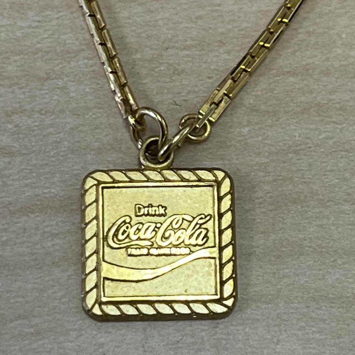 [TK0427]Coca Cola Coca Cola галстук булавка Gold цвет кейс для украшений имеется 