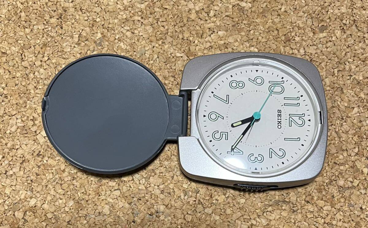 送料無料 SEIKO トラベル コンパクト アラーム時計 QQ635S 送料無料 SEIKO トラベル コンパクト アラーム時計 QQ635S