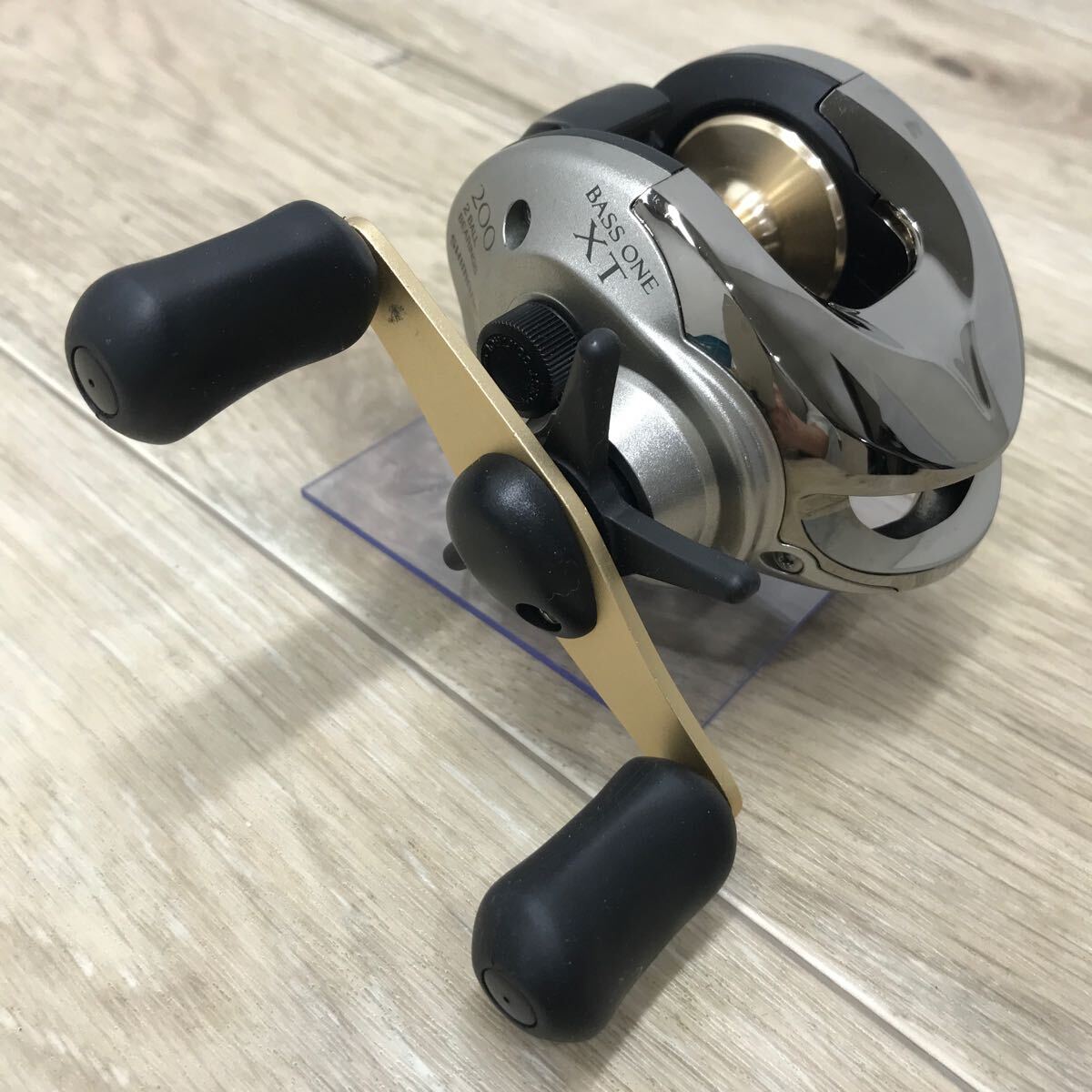 189 D 1円〜 釣り SHIMANO 04 バスワン XT 200 右 ベイト リール シマノ 中古_画像1