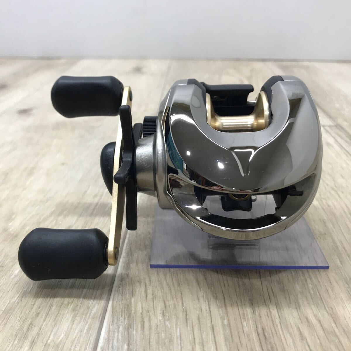 189 D 1円〜 釣り SHIMANO 04 バスワン XT 200 右 ベイト リール シマノ 中古_画像4