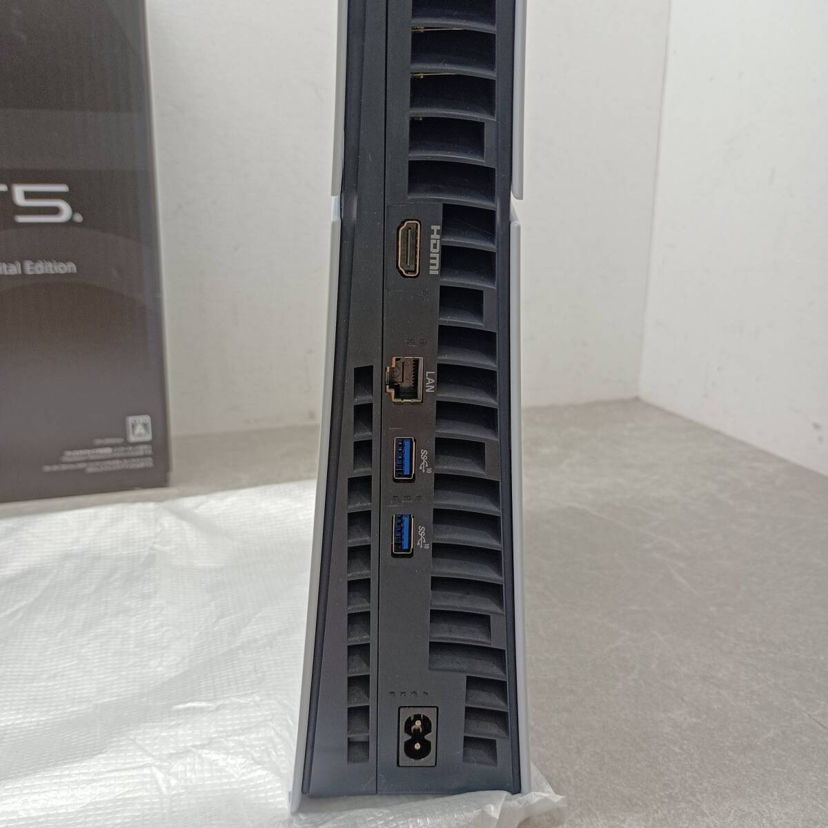 072）A 〈中古品〉Playstaion5 PS5 本体 CFI－2000B デジタル版【動作確認/初期化済】_画像4