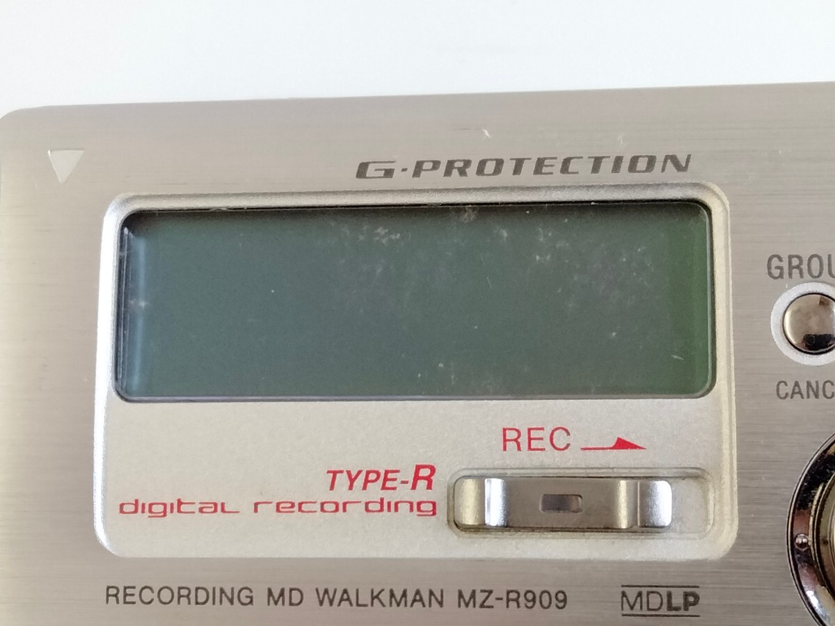 ソニー MDウォークマン MZ-R909 本体 プレーヤー 録音 レコーダー F60212の画像4
