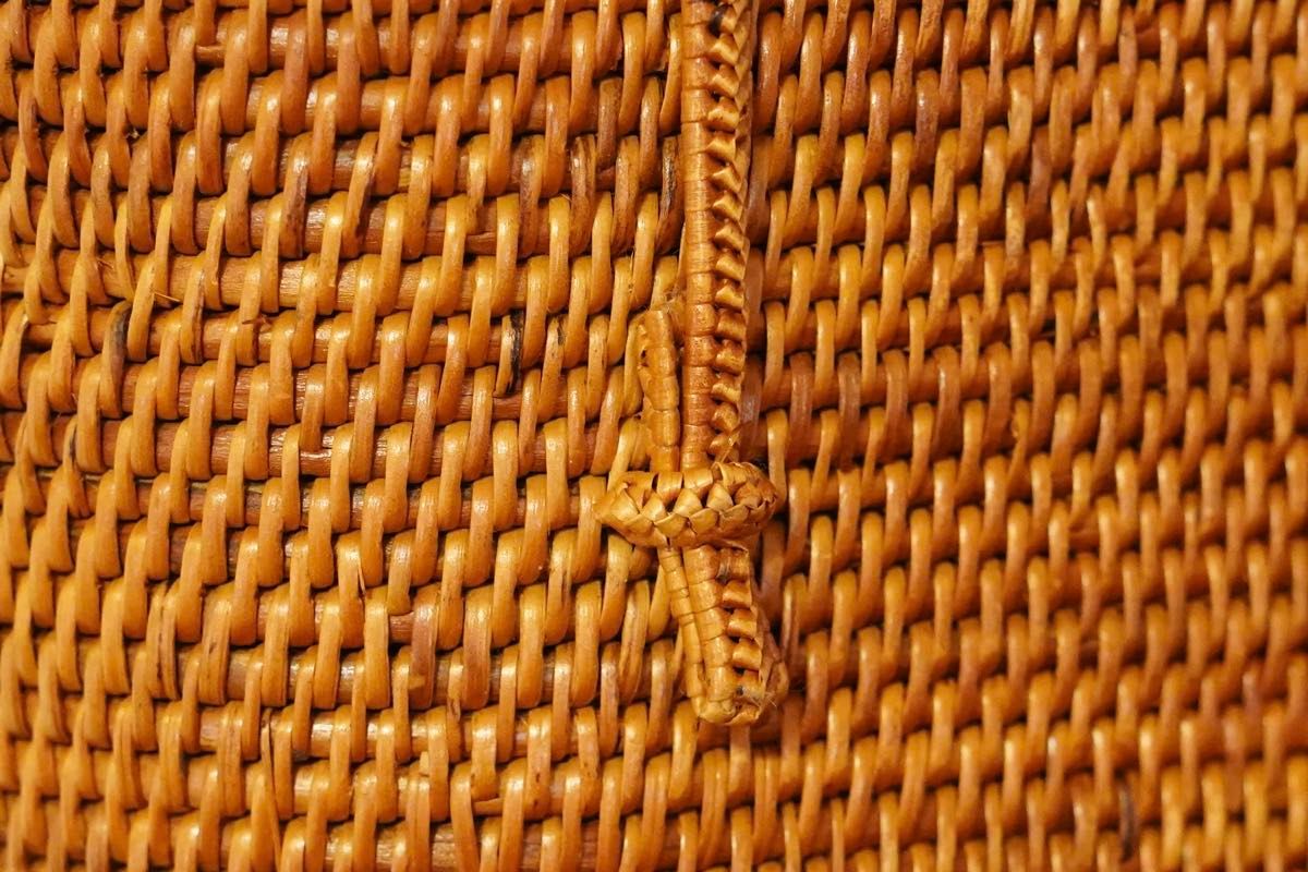 《未使用品》ショルダーバッグ　アジアンテイスト　バリ島　アタ製品　かご 職人手編み かごバッグ
