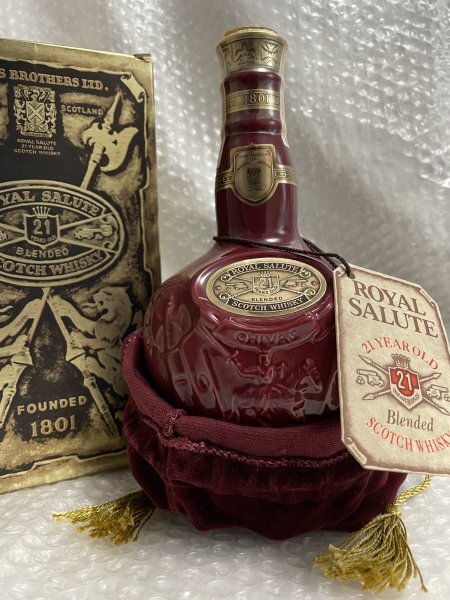 【 未開栓 箱 袋付 】 ROYAL SALUTE ロイヤルサルート 21年 赤 陶器ボトル 700ml 40％ SCOTCH WHISKEY スコッチ ウイスキー ■ 松773_画像1