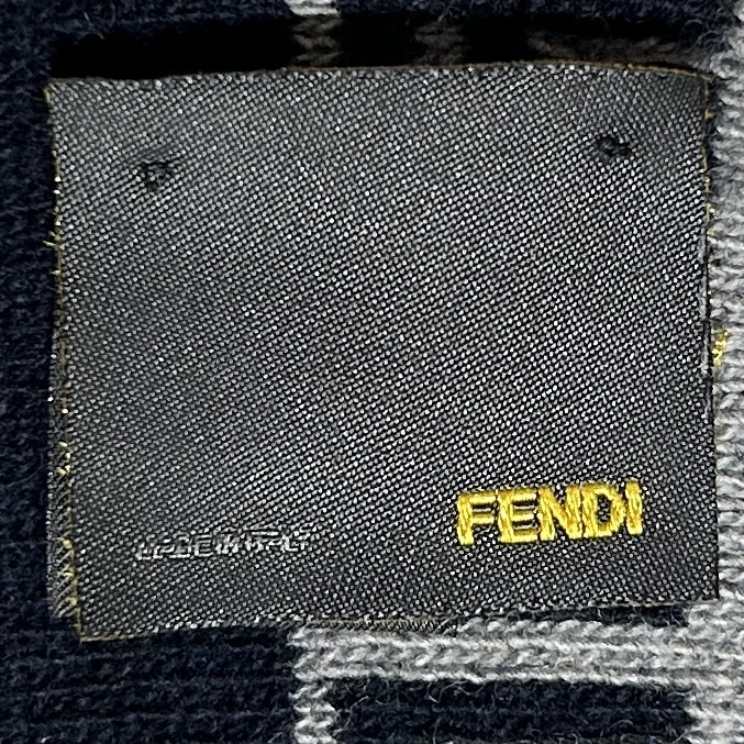 正規品 FENDI ズッカ柄２WAYリバーシブルウールニットマフラー 美品 フェンディ　本物