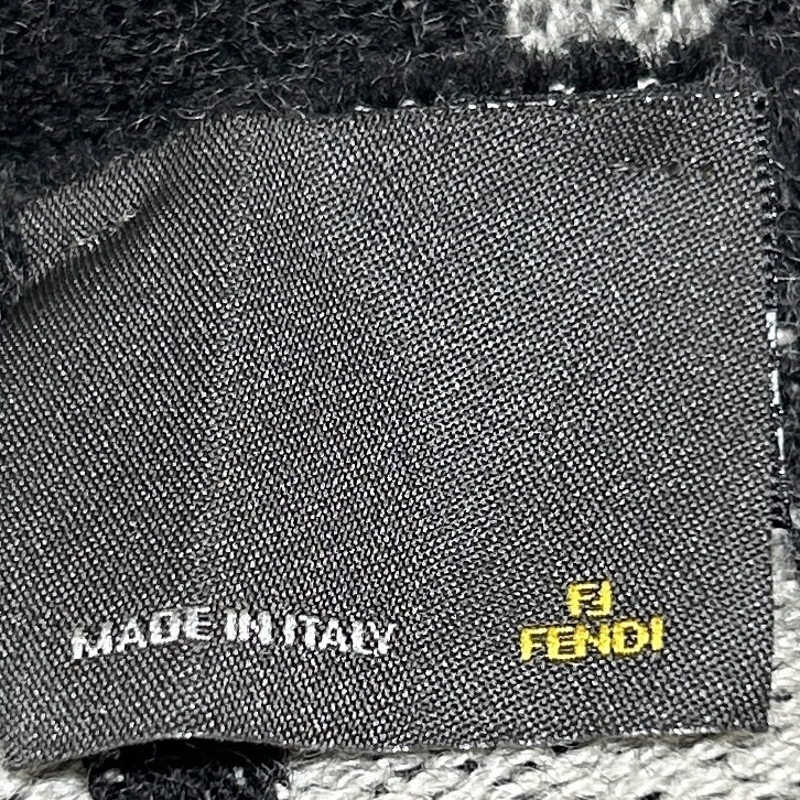 正規品 FENDI フリンジFFランダムズッカ柄リバーシブルウール 正規品 FENDI フリンジFFランダムズッカ柄リバーシブルウール