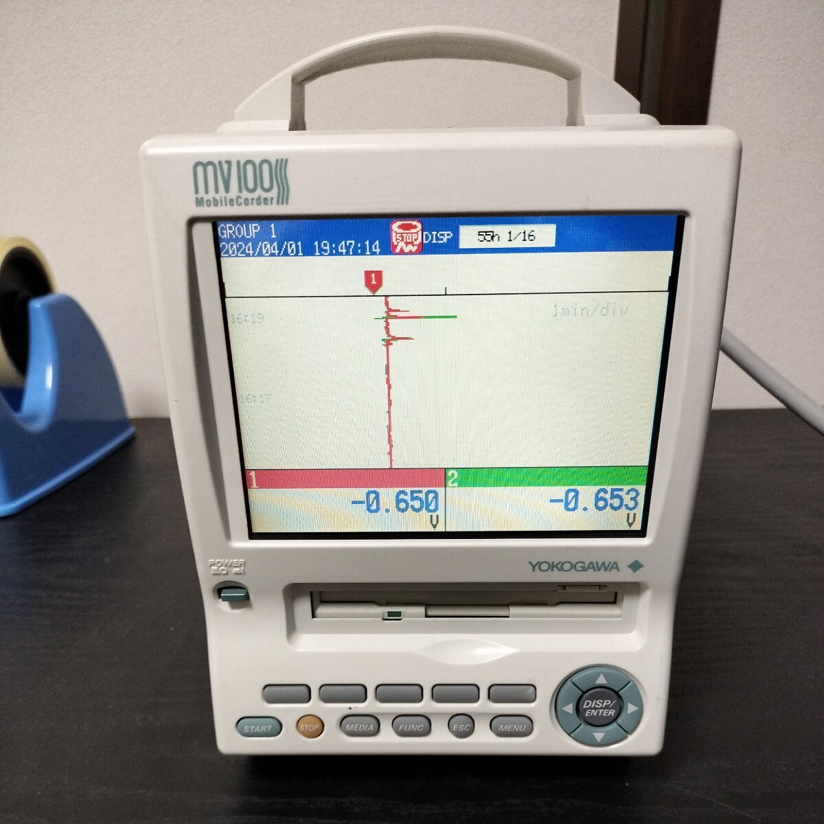 YOKOGAWA MV100 mobile corder モバイルコーダー MV102-1-1-1M 通電確認済み 現状渡し_画像1