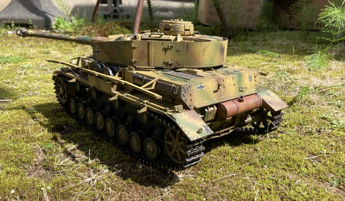 1/16 RC 4 number tank H type . modified radio-controller Thai gentaigen