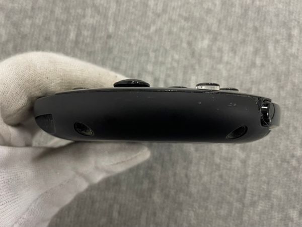 D109-I30-5577 SONY ソニー PSVITA 本体のみ PCH-2000 ブラック ※通電確認済み_画像2