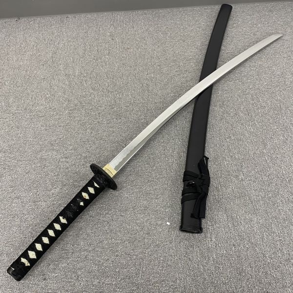 C100-CH1-780 模造刀 日本刀 太刀 居合刀 武具 刀装具 飾り刀 コスプレ 全長約104cm_画像1