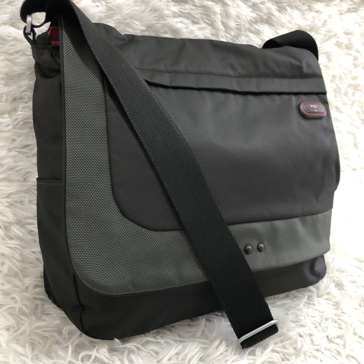 1円 美品 TUMI トゥミT-TECH ナイロン メッセンジャー バッグ ショルダーバッグ 多機能　ブラック×グレー 斜め掛け ラップトップ iPad_画像1