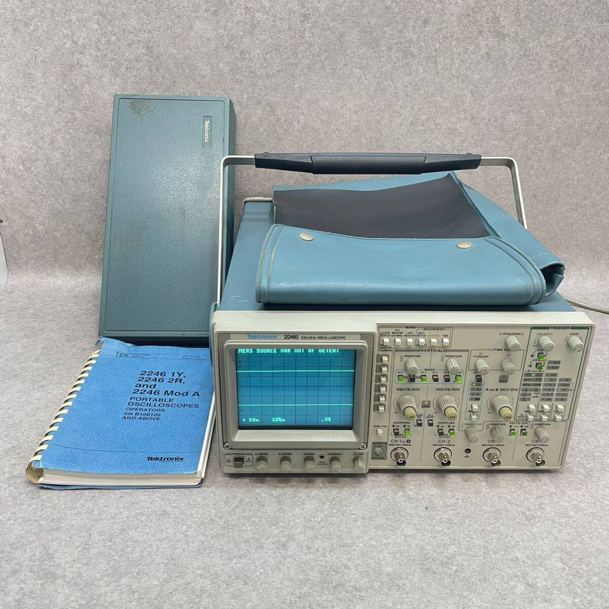 D1005★Tektronix 2246 100MHz Analog Oscilloscope アナログオシロスコープ 通電のみ確認　現状品_画像1