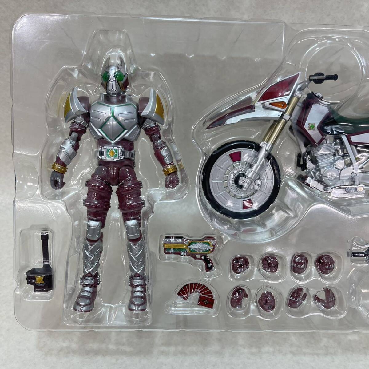 E4104★中古未使用品★美品★ バンダイ/フィギュア/S.H.Figuarts/仮面ライダーブレイド/ギャレン&レッドランバスセットの画像4