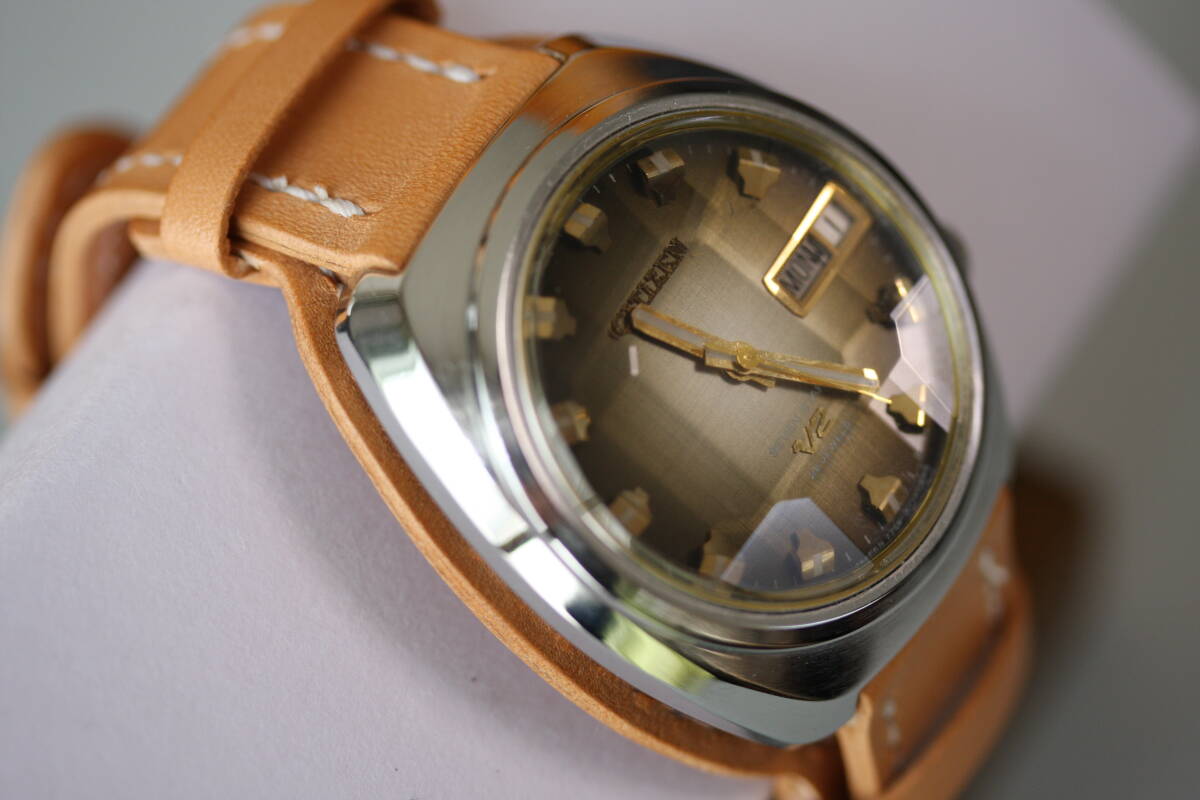 台座付き シチズン CITIZEN セブンスターV2（SEVEN STAR V2）26J 自動巻き腕時計 中古逸品 台座付き革ベルト付き 1970年代 メンズ用の画像1