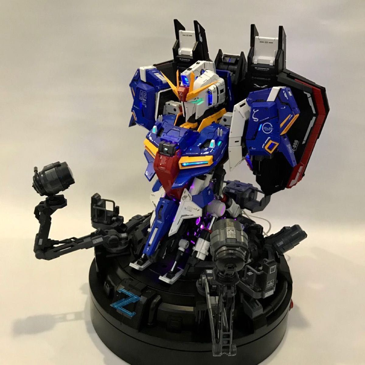 超巨大 1/35スケールZガンダムの胸像フィギュア 新品未組立 超巨大 1/35スケールZガンダムの胸像フィギュア 新品未組立