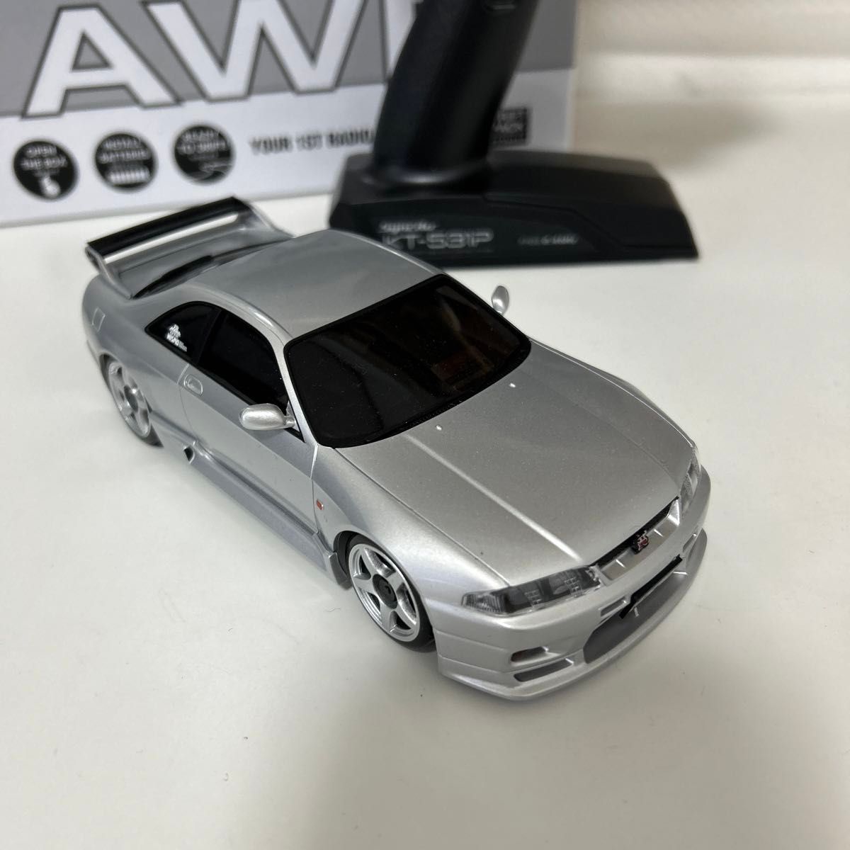 1/27RC ミニッツAWD 日産 スカイライン GT-R ニスモ（R33） シルバー レディセット 32616S