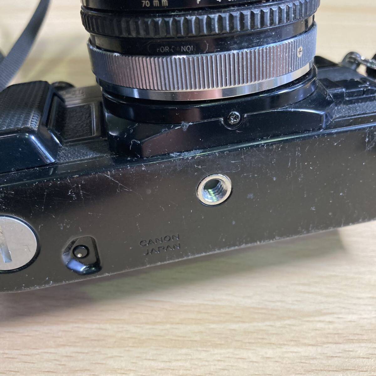 西542 Canon キャノン AE-1 PROGRAM ボディのみ ブラック フィルムカメラ 一眼レフカメラ 現状品 レンズ ストロボ付 スピードライト 188Aの画像8