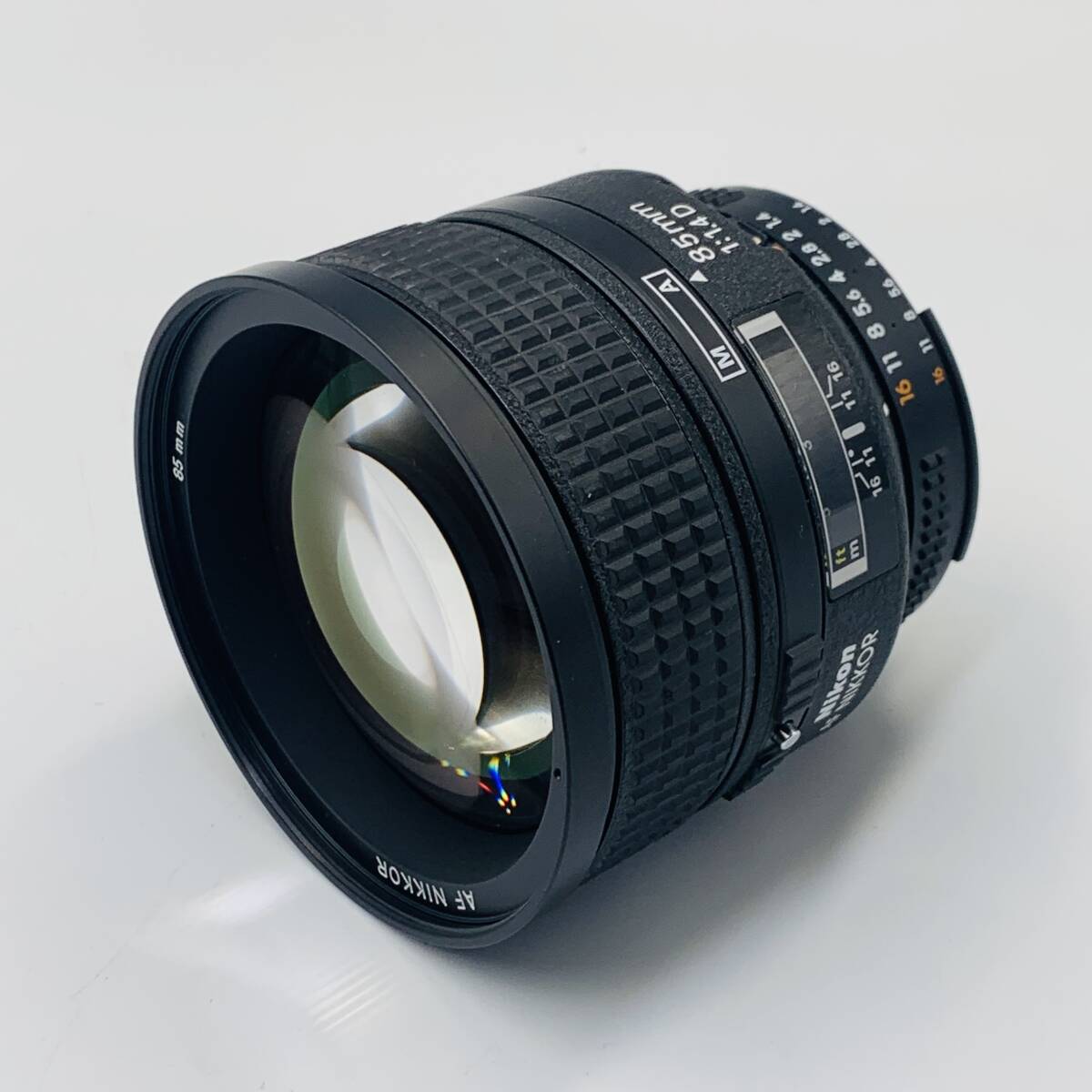 【未使用保管品】Nikon AF NIKKOR 85mm F1.4D ニコンレンズ レンズフード付き【閉店カメラ店展示品】の画像2
