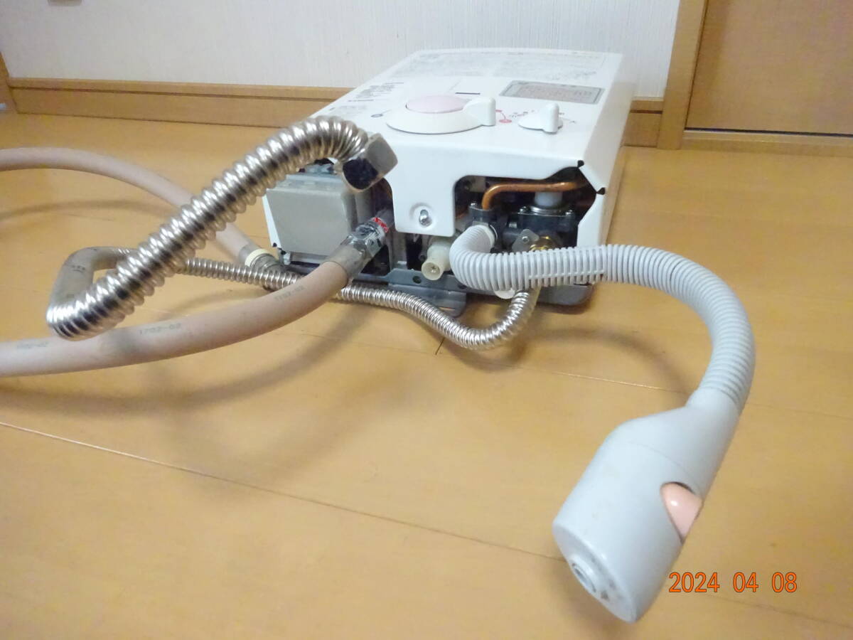 大阪ガス OSAKA GAS YR546 給湯器 都市ガス用 17年製 ジャンク扱いの画像3
