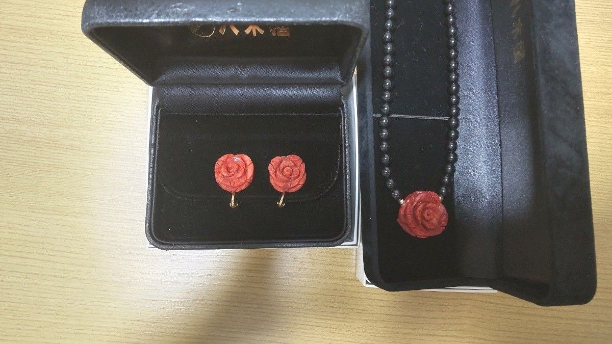 タグ付き新品　百貨店購入　赤珊瑚　サンゴ　バラ　薔薇　ネックレスピアス　セット売り アクセサリー