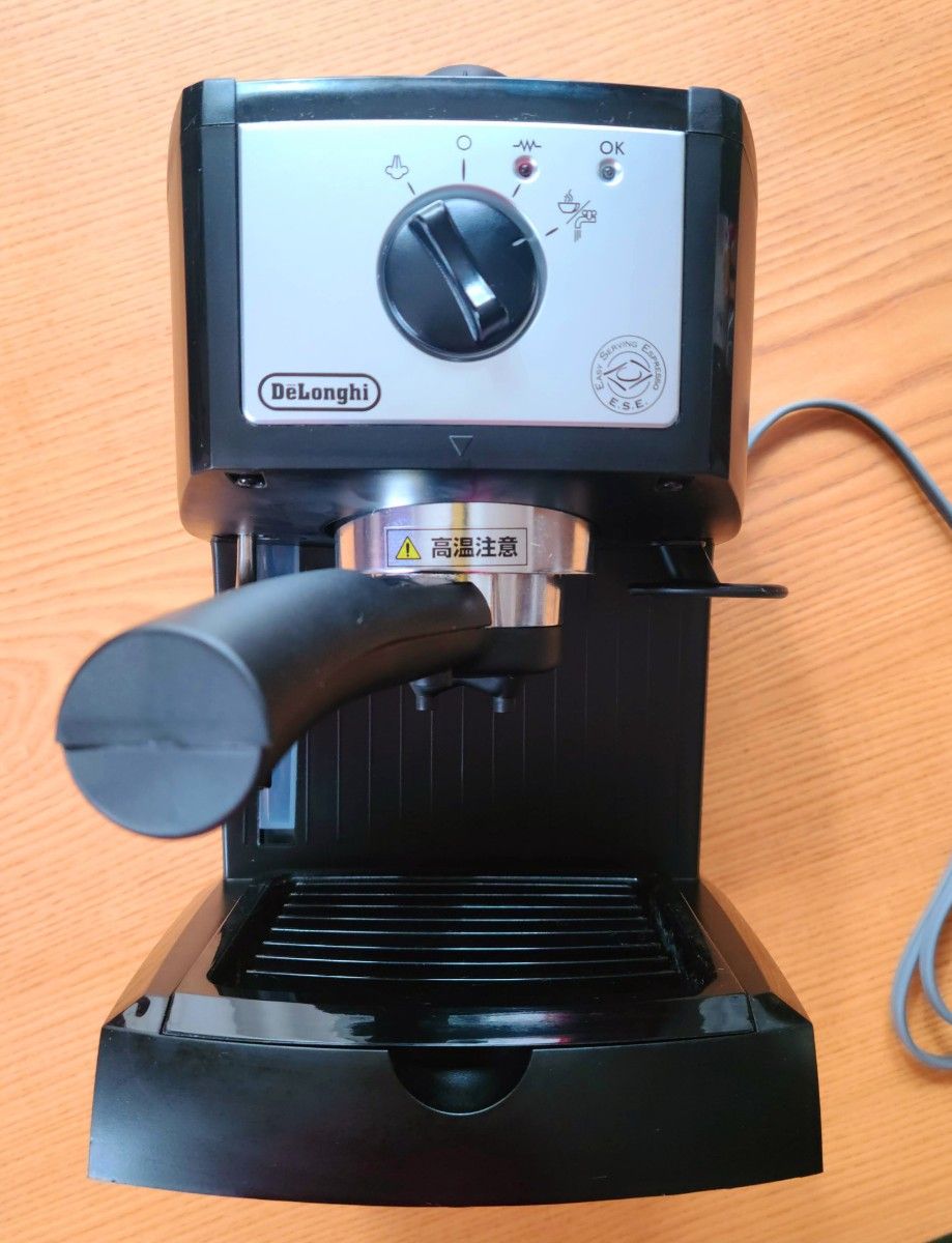 デロンギ DeLonghi エスプレッソ カプチーノメーカー 黒EC152J