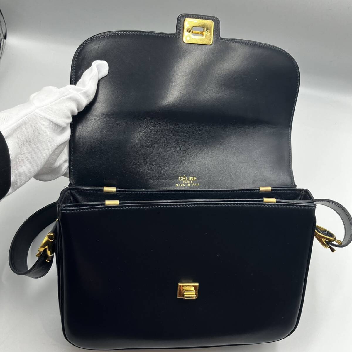 CELINE セリーヌ ショルダーバッグ レザー ブラック 馬車の画像6