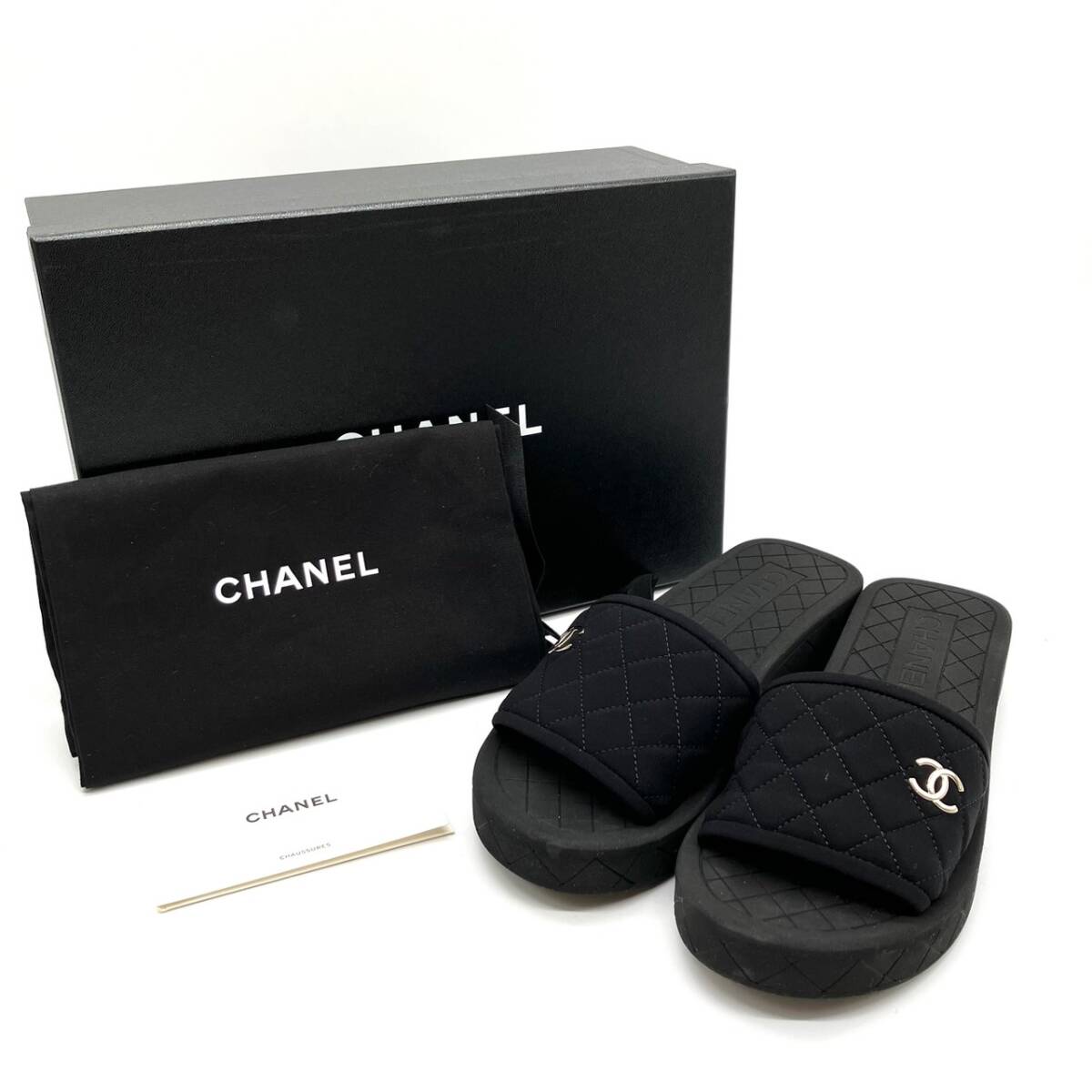 極美品 CHANEL シャネル マトラッセ フラットサンダル ブラック 23春夏 ココマーク ブラック 36 G40144 X57010の画像1