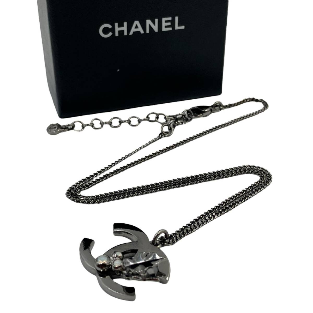 CHANEL シャネル ネックレス ココマーク リーフモチーフ ラインストーン シルバーカラー 05Aの画像2