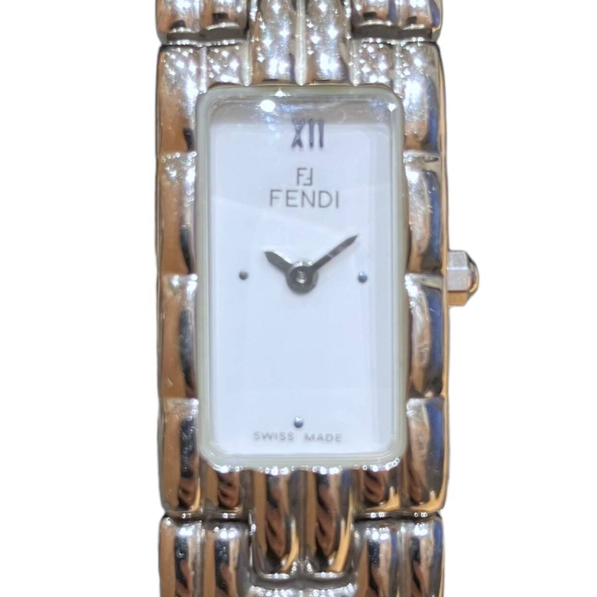 FENDI フェンディ オロロジ 660L クォーツ レディース腕時計 ホワイト文字盤 スクエアの画像2