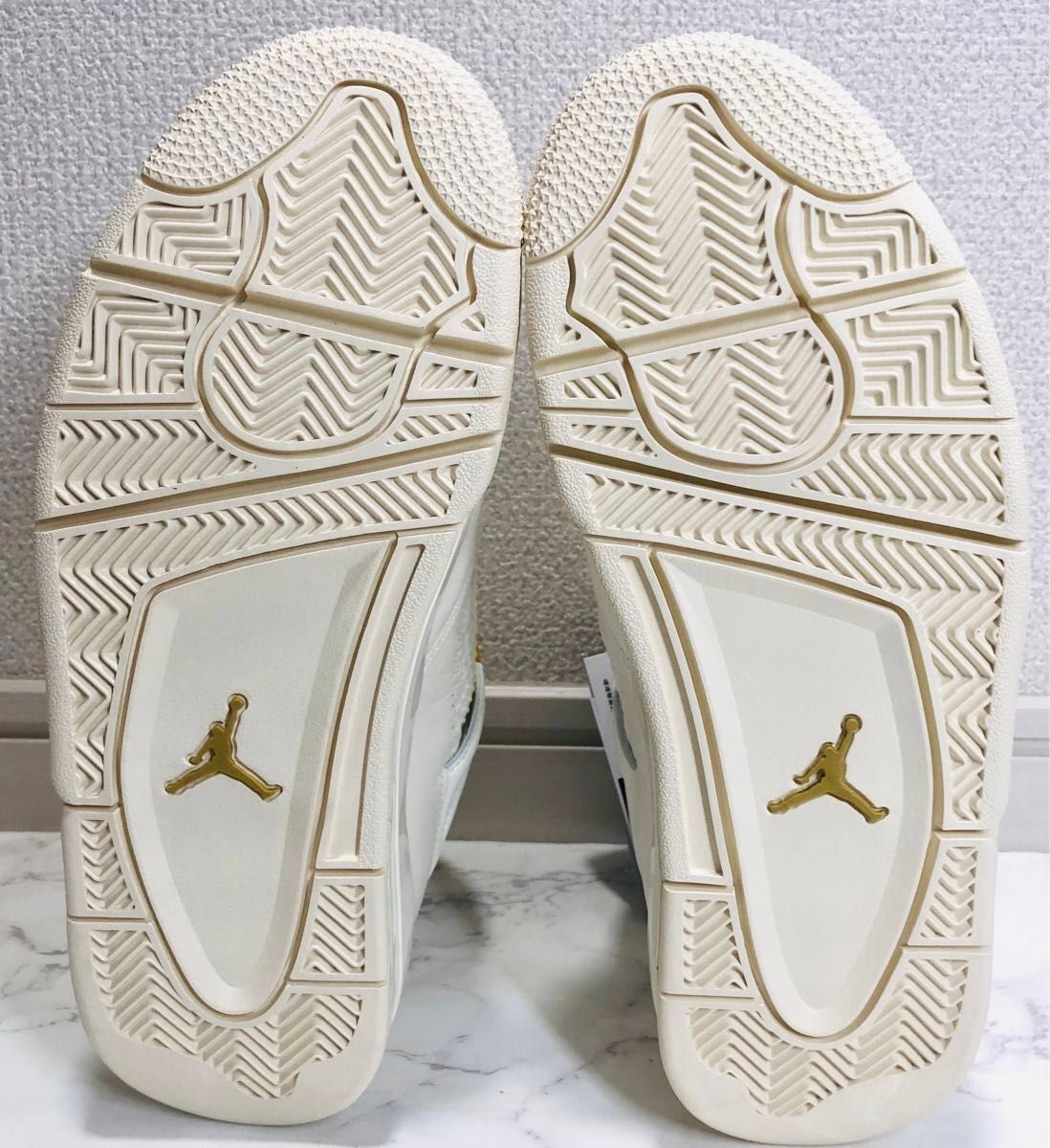 新品 Nike Air Jordan 4 Retro Metallic Gold (W)ウィメンズ　25cm