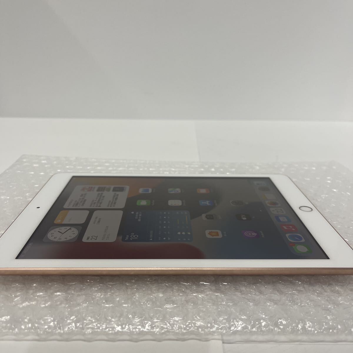iPad 第６世代 9.7インチ 32GB ゴールド Wi-Fiモデル MR7 F2J/A 美品 中古の画像5