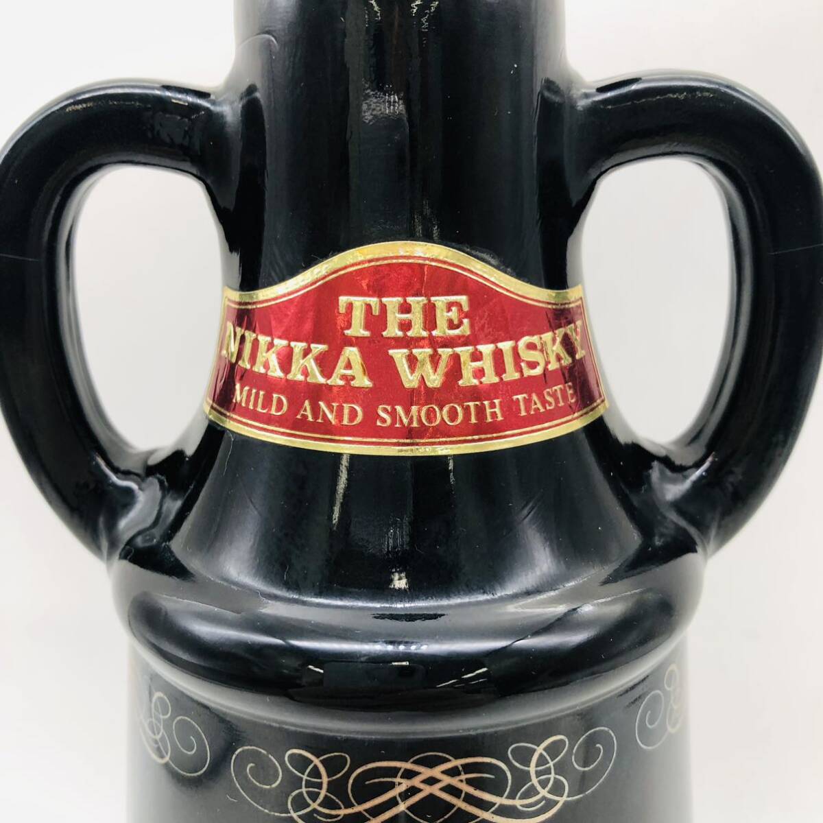 東京都限定発送【未開栓】NIKKA WHISKY ニッカ ウイスキー マイルド＆スムース 黒 陶器 720ml 43% 1385g WH49807_画像2