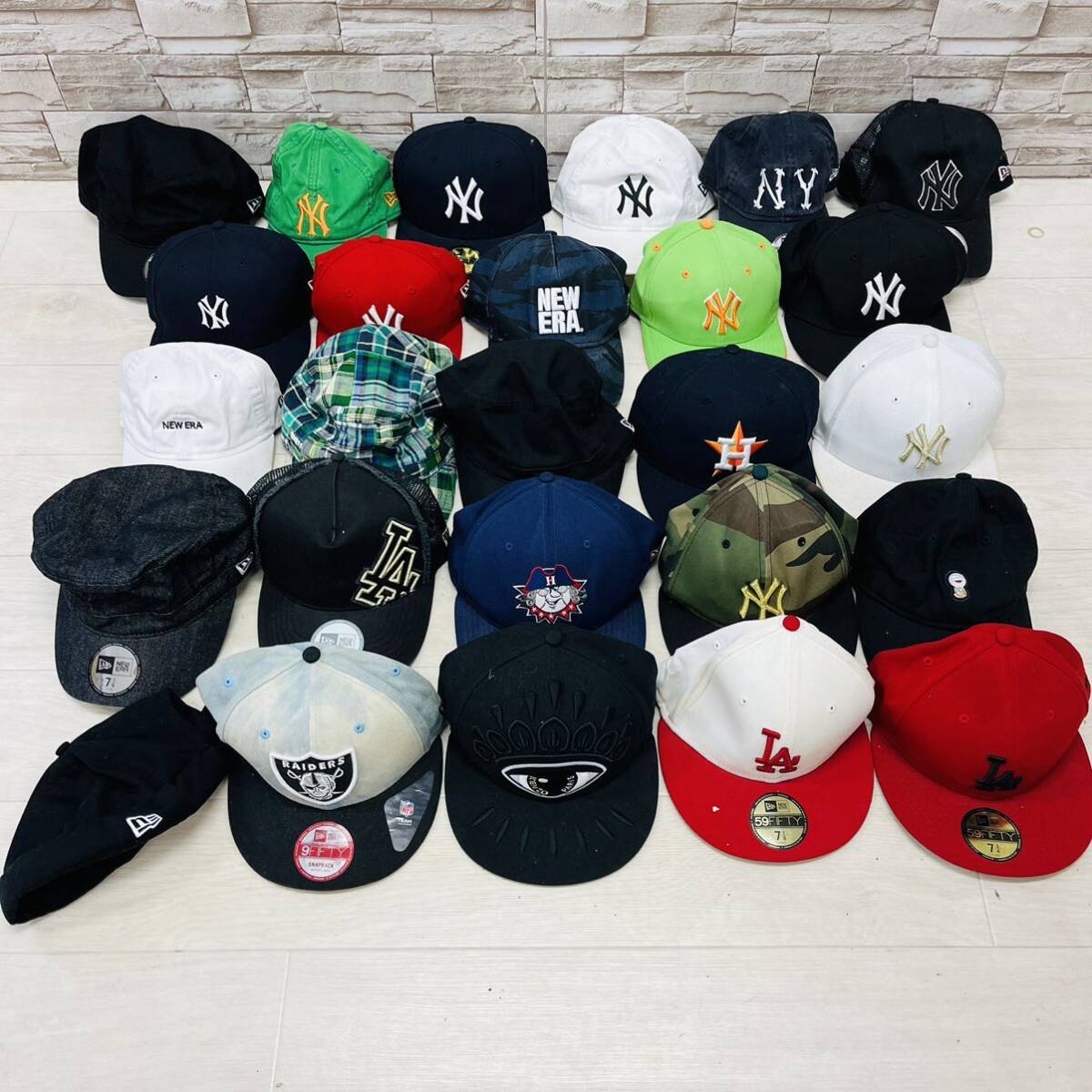 ☆大量・1円〜☆ NEW ERA ニューエラ キャップ 帽子 まとめて 26個 セット まとめ売り NEWERA NY LA KENZO RAIDERS スナップバック ④の画像1