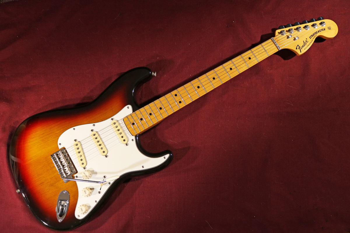 【Fender Japan】ST68-92TX（3TS）'68 Stratocaster mod.（4点留めラージヘッド／Texas Special PU搭載／FENDER LOCKING TUNERS）の画像10