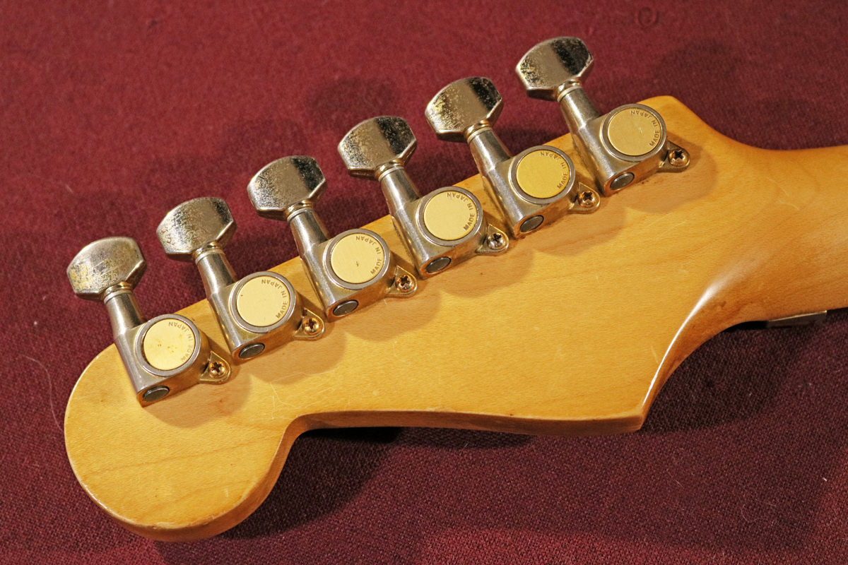 【Fender Japan】STR70（SWH）PRO-FEEL Stratocaster（EX-TREM tremolo／HOTROD-75＋DRAGSTER PU／ローズ指板）80年代 日本製 ジャンクの画像4