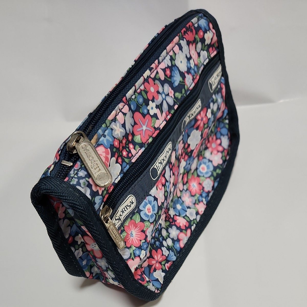 値下げ！【美品】LeSportsac ポーチ 　同梱オススメ　レスポートサック　ポーチまちあり