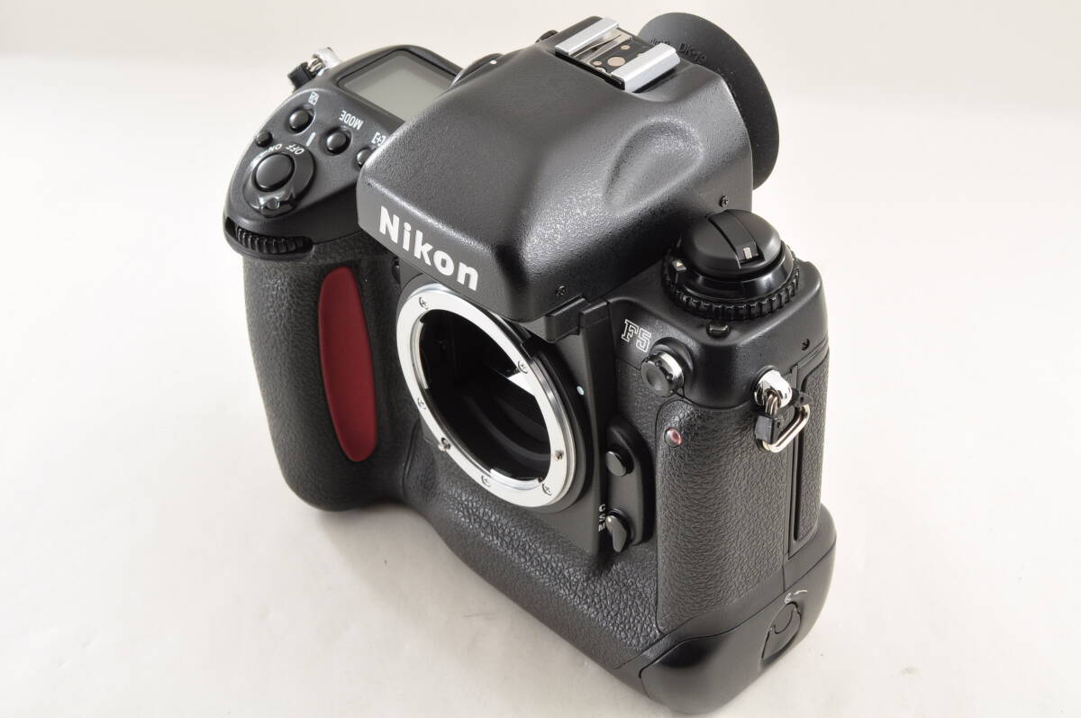 超美品 Nikon F5 ボディ フィルムカメラ AF一眼レフ 説明書 ストラップ 箱付_画像2