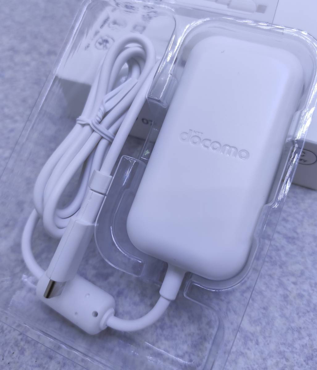 docomo select ACアダプタ07 Power Delively 対応 TypeC 共通ACアダプタ 最大27W OEM ミツミ電機 中古の画像2