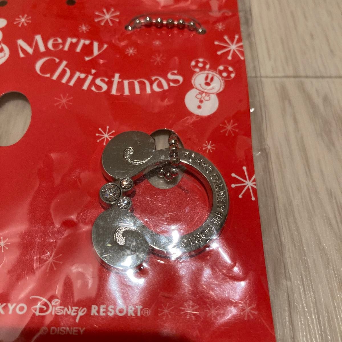 非売品　ディズニーリゾート　クリスマス限定キーホルダー　ディズニーランド　ミニーマウス　ストラップ