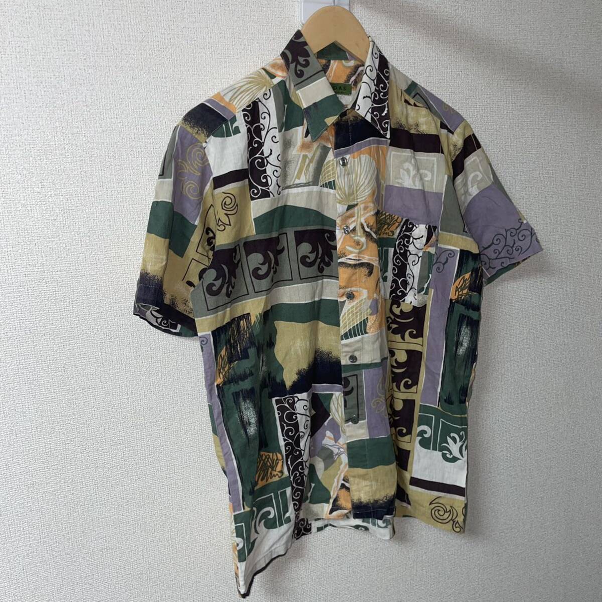 ヴィンテージ　ビンテージ　古着　シャツ　半袖　総柄　個性派　アート　スクエアカット　日本製　メンズ　M_画像2