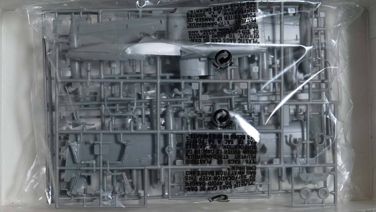 ハセガワ・レベル（モノグラム）絶版 1/48 セスナ A-37A/B ドラゴンフライ 箱、デカールまずまずの状態の画像3