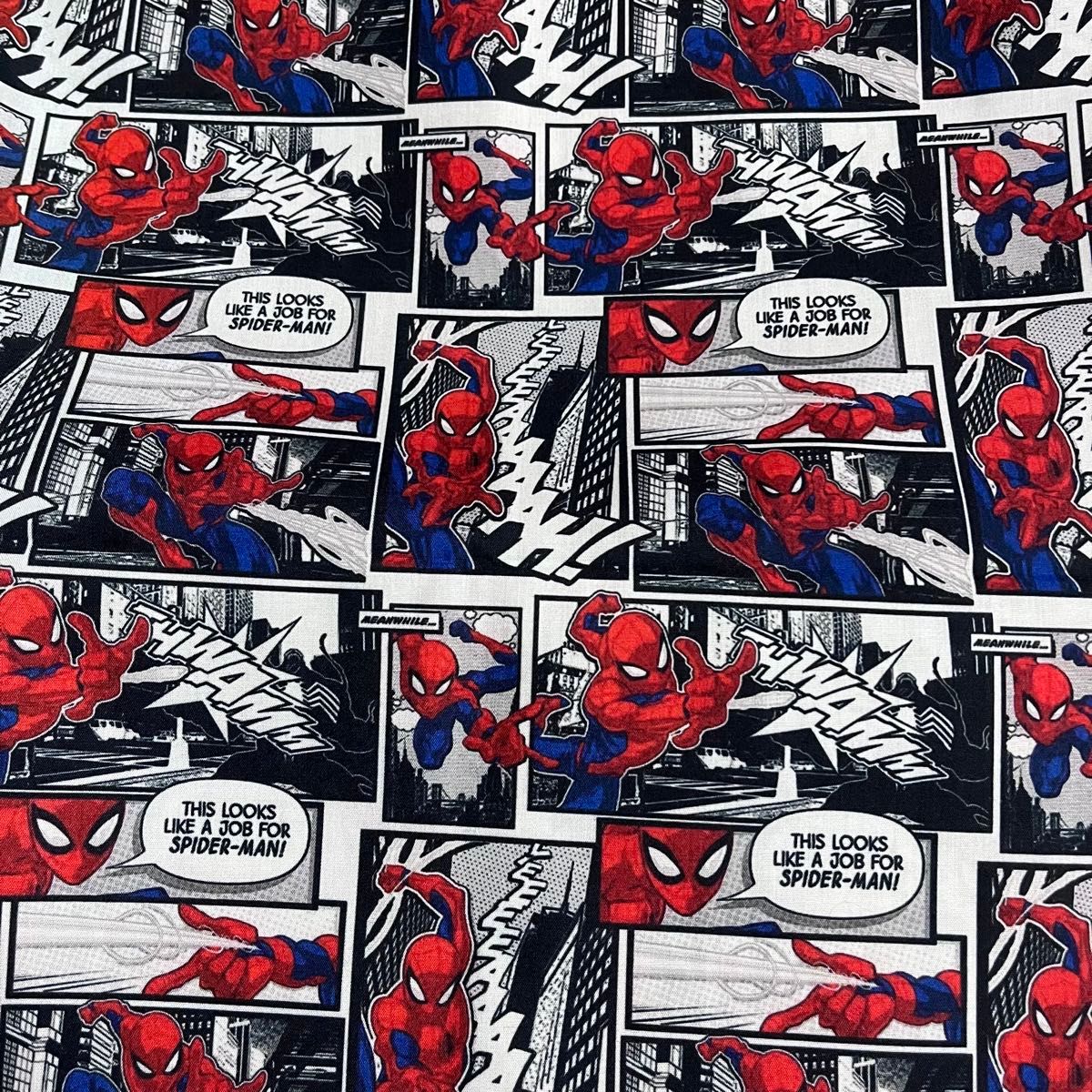 スパイダーマン　生地　ハギレ　140×50cm 綿ポリエステル生地　グレー