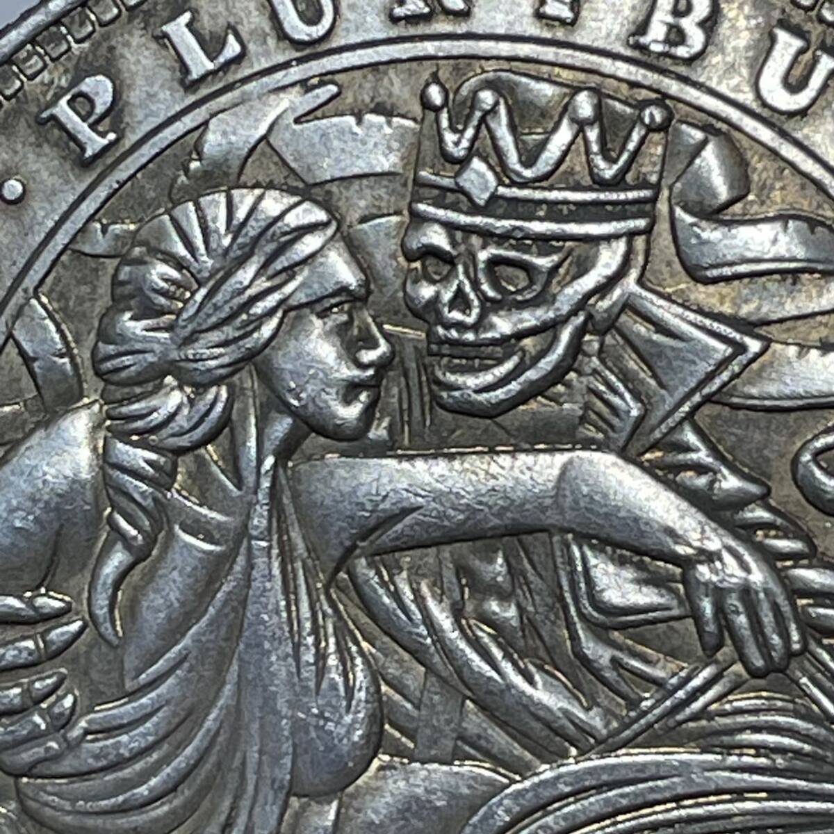 WX1418流浪幣 髑髏 カップル 天眼 鷹紋 外国硬貨 貿易銀 海外古銭 コレクションコイン 貨幣 重さ約24g_画像2