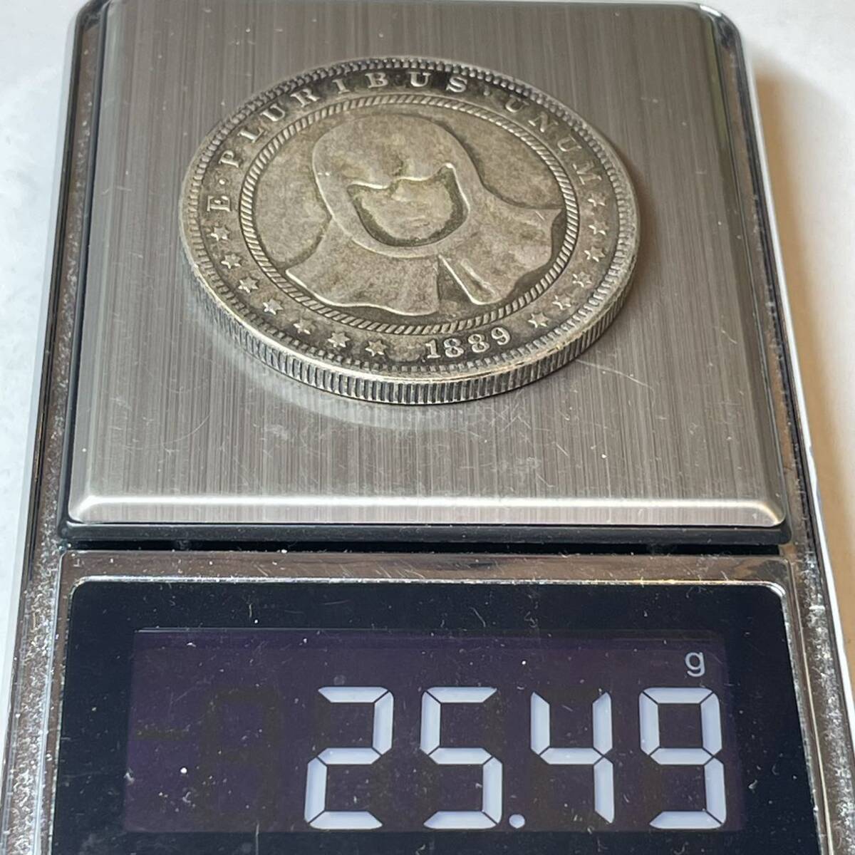WX1443流浪幣 ロボット 労働者 天眼 鷹紋 外国硬貨 貿易銀 海外古銭 コレクションコイン 貨幣 重さ約25gの画像6