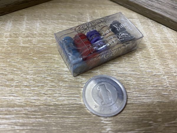 ミニチュア・ドールハウス☆マカロンの詰め合わせ_ミニチュアです。１円玉はついていません
