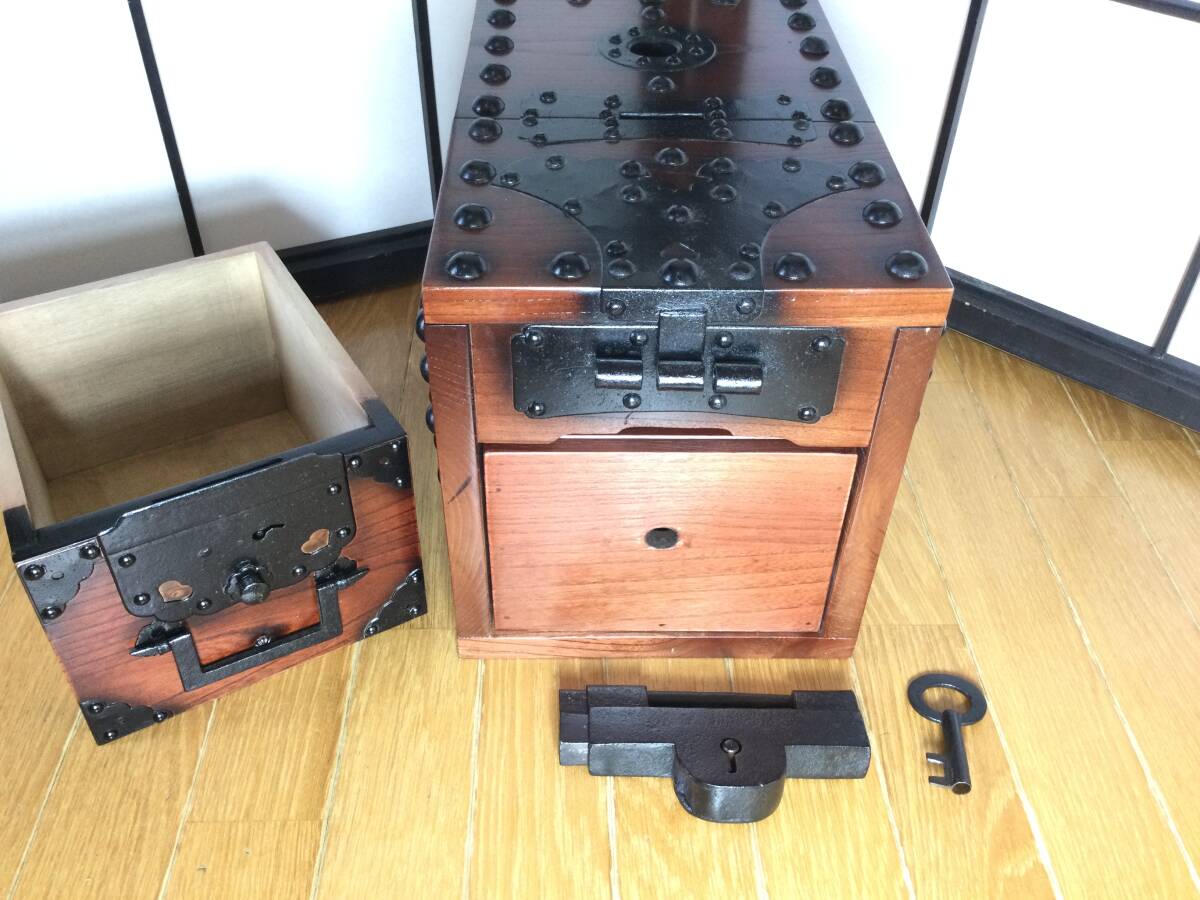 keyaki sen box old .. chest of drawers sen box sen . boat chest of drawers era chest of drawers small chest of drawers furniture chest of drawers chest peace modern antique peace Japanese style 