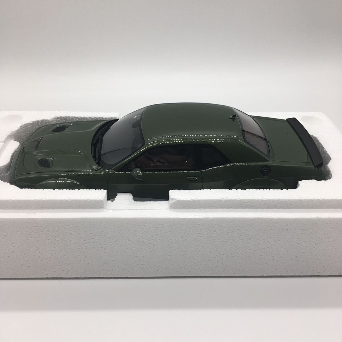 GT815 GT SPIRIT 1/18 ダッジ チャレンジャー R/T スキャットパック ワイドボディ (グリーン) GTS815_画像3