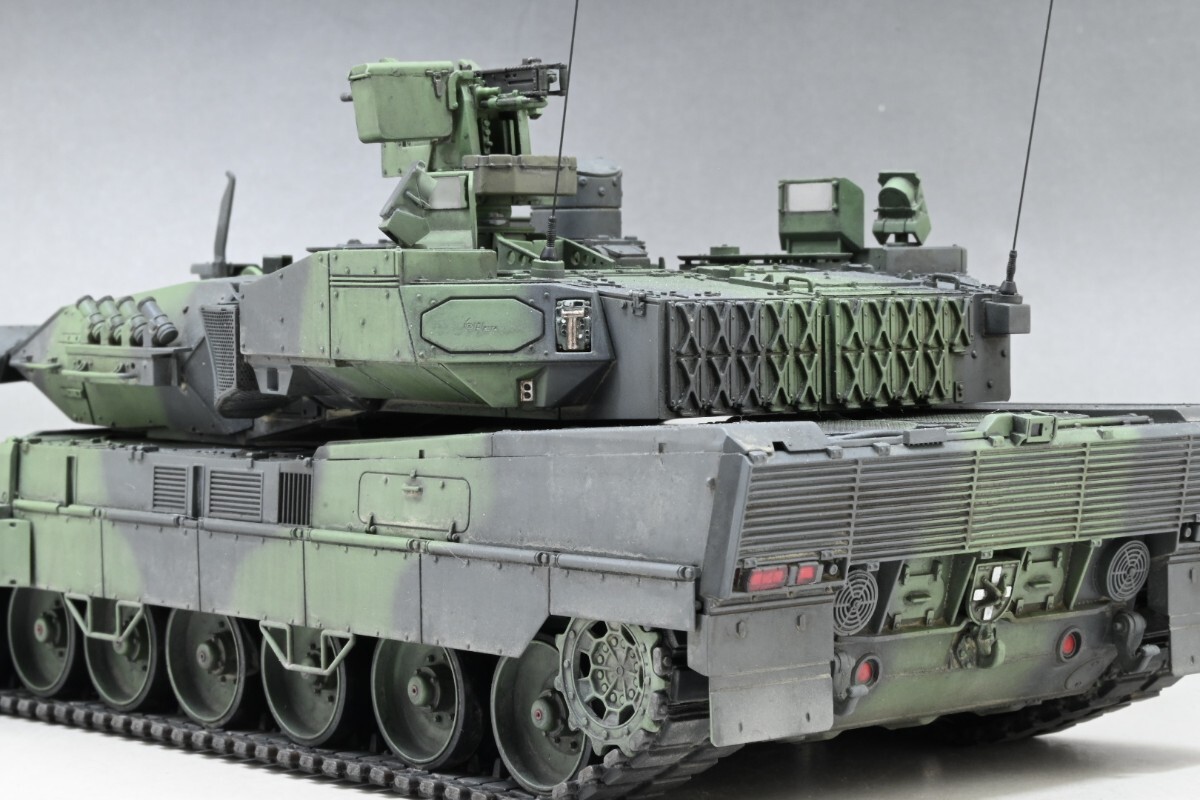 ■1/35 レオパルト 2A8主力戦車 完成品の画像5