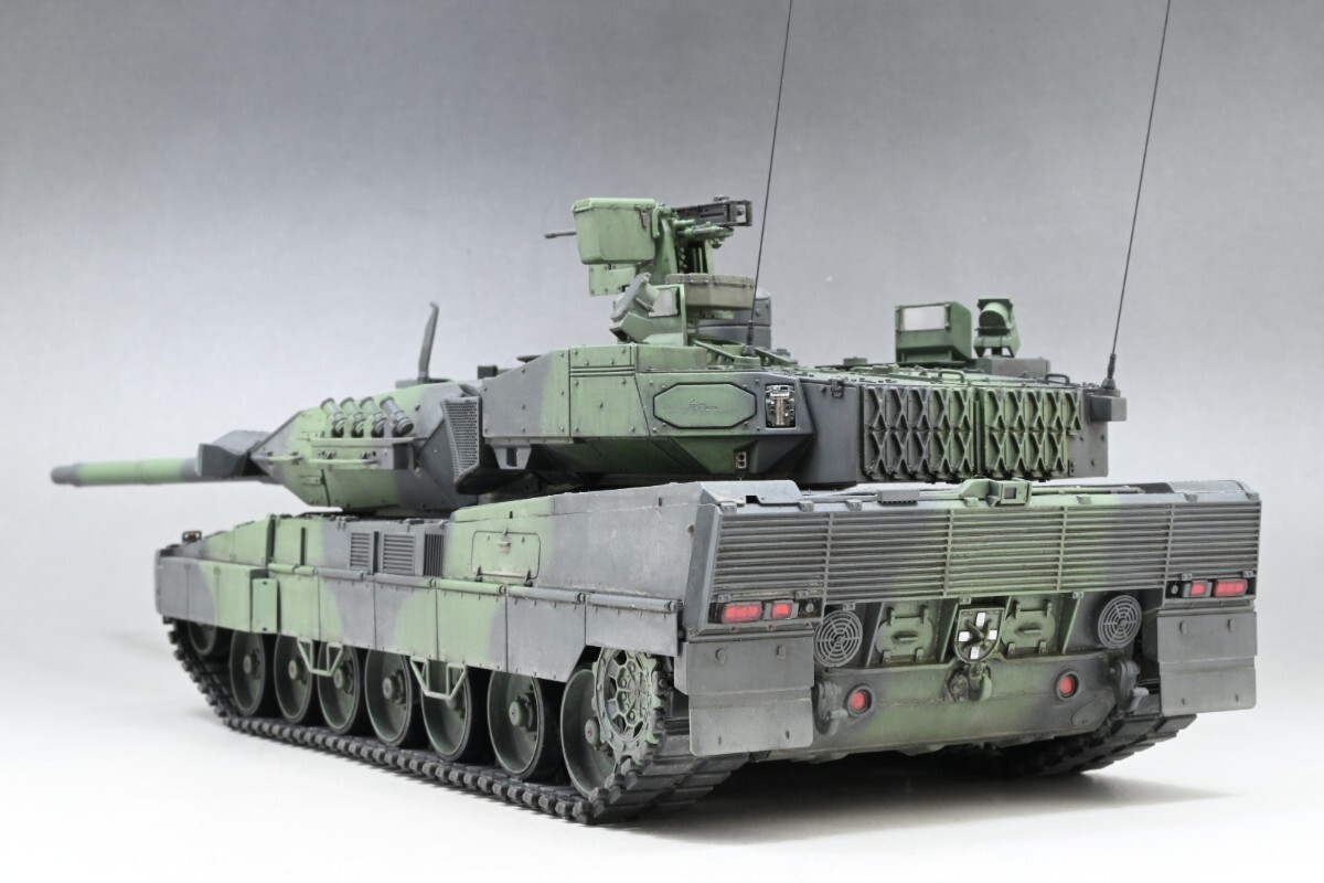 ■1/35 レオパルト 2A8主力戦車 完成品の画像2